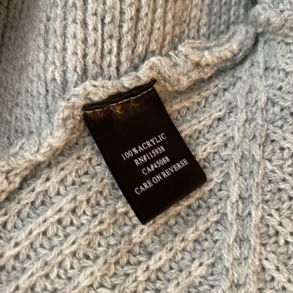 Long knit cardigan- Size Small - Picture 9 of 9